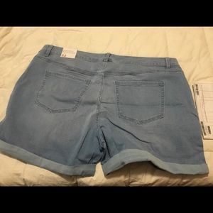 Brand new with tags and receipt Boyfriendvshorts sz 22